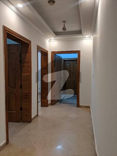 جی ۔ 11/3 جی ۔ 11,اسلام آباد میں 3 کمروں کا 18 مرلہ زیریں پورشن 1.7 لاکھ میں کرایہ پر دستیاب ہے۔