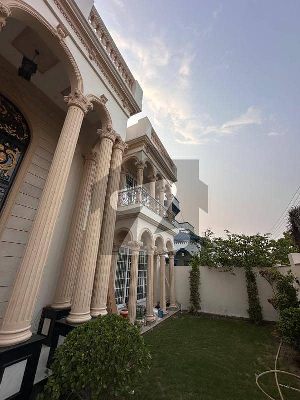 ویلینشیاء ہاؤسنگ سوسائٹی لاہور میں 6 کمروں کا 1 کنال مکان 10.0 کروڑ میں برائے فروخت۔ ویلینشیاء ہاؤسنگ سوسائٹی لاہور میں 6 کمروں کا 1 کنال مکان 10.0 کروڑ میں برائے فروخت۔