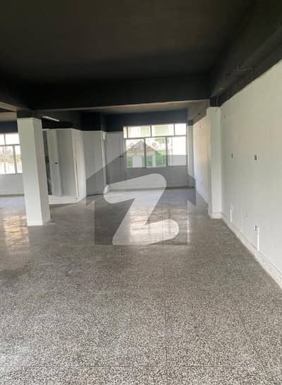 بلیو ایریا اسلام آباد میں 13 مرلہ دفتر 5.0 لاکھ میں کرایہ پر دستیاب ہے۔