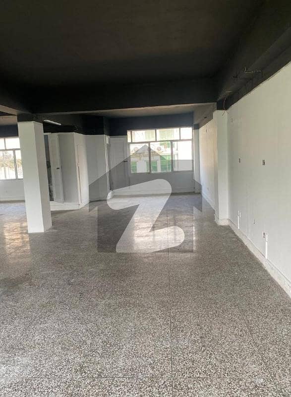 بلیو ایریا اسلام آباد میں 13 مرلہ دفتر 5.0 لاکھ میں کرایہ پر دستیاب ہے۔