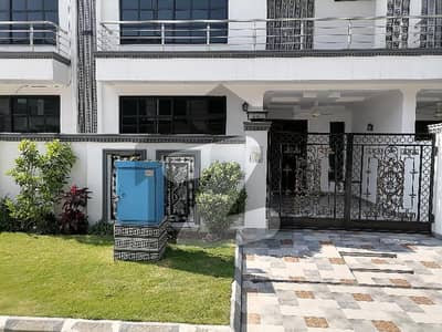 گرین سٹی ۔ بلاک سی گرین سٹی,لاہور میں 3 کمروں کا 5 مرلہ مکان 2.45 کروڑ میں برائے فروخت۔