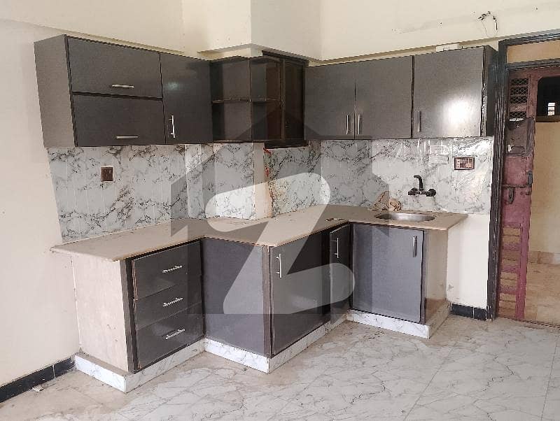 گلشنِ اقبال - بلاک 3 گلشنِ اقبال,گلشنِ اقبال ٹاؤن,کراچی میں 2 کمروں کا 3 مرلہ فلیٹ 70.0 لاکھ میں برائے فروخت۔