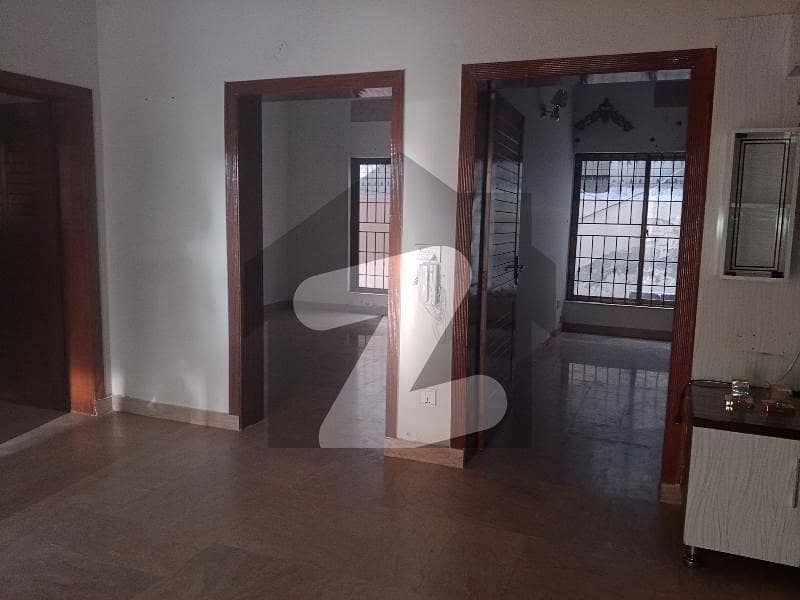 1 kanal Upper Portion Beautiful Location