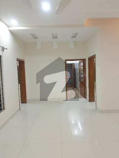 جی ۔ 13 اسلام آباد میں 3 کمروں کا 14 مرلہ زیریں پورشن 1.4 لاکھ میں کرایہ پر دستیاب ہے۔