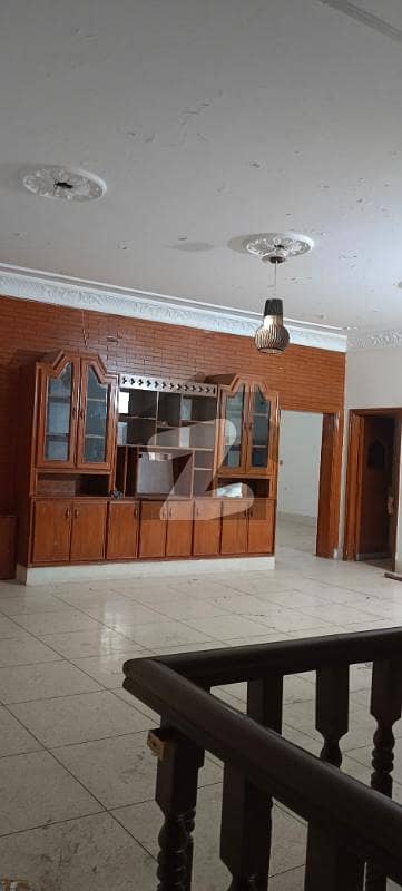 IQBAL TOWN : 10 MARLA HOUSE FOR RENT