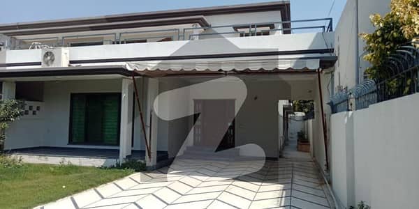 ڈی ایچ اے فیز 1 ڈیفنس (ڈی ایچ اے),لاہور میں 5 کمروں کا 1 کنال مکان 2.3 لاکھ میں کرایہ پر دستیاب ہے۔ ڈی ایچ اے فیز 1 ڈیفنس (ڈی ایچ اے),لاہور میں 5 کمروں کا 1 کنال مکان 2.3 لاکھ میں کرایہ پر دستیاب ہے۔