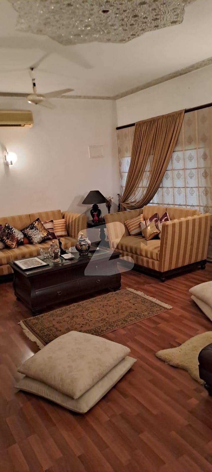 ڈی ایچ اے فیز 5 ڈی ایچ اے ڈیفینس,کراچی میں 5 کمروں کا 1 کنال مکان 8.75 کروڑ میں برائے فروخت۔