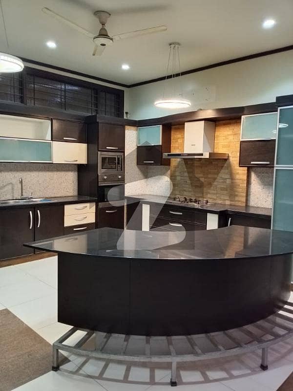 BANGLOW AVILABLE FOR SALE