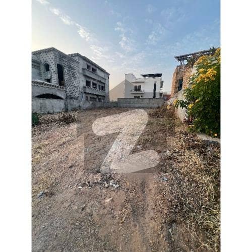 18 Marla Prime Location Plot Sale