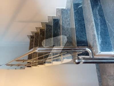 UPPER PORTION FOR RENT UPPER PORTION FOR RENT