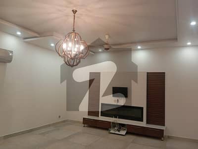 واپڈا سٹی ۔ بلاک جی واپڈا سٹی,فیصل آباد میں 5 کمروں کا 1 کنال مکان 10.5 کروڑ میں برائے فروخت۔