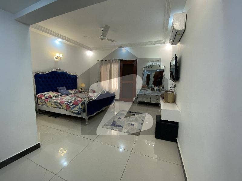 پی ای سی ایچ ایس بلاک 2 پی ای سی ایچ ایس,جمشید ٹاؤن,کراچی میں 5 کمروں کا 10 مرلہ مکان 10.6 کروڑ میں برائے فروخت۔