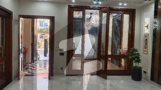 بحریہ ٹاؤن سیکٹر سی بحریہ ٹاؤن,لاہور میں 5 کمروں کا 10 مرلہ مکان 3.5 کروڑ میں برائے فروخت۔ بحریہ ٹاؤن سیکٹر سی بحریہ ٹاؤن,لاہور میں 5 کمروں کا 10 مرلہ مکان 3.5 کروڑ میں برائے فروخت۔