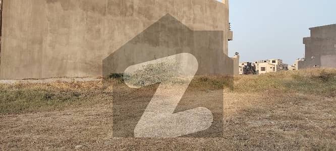 بحریہ ٹاؤن فیز 8 ۔ عثمان بلاک بحریہ ٹاؤن فیز 8 ۔ سفاری ویلی,بحریہ ٹاؤن فیز 8,بحریہ ٹاؤن راولپنڈی,راولپنڈی میں 7 مرلہ رہائشی پلاٹ 72.0 لاکھ میں برائے فروخت۔