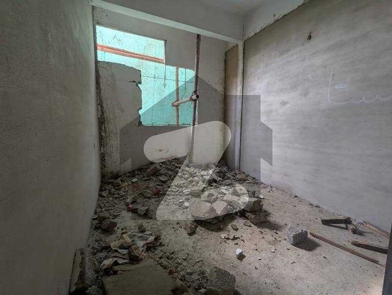 شاہراہِ فیصل کراچی میں 2 کمروں کا 3 مرلہ بالائی پورشن 40.0 لاکھ میں برائے فروخت۔