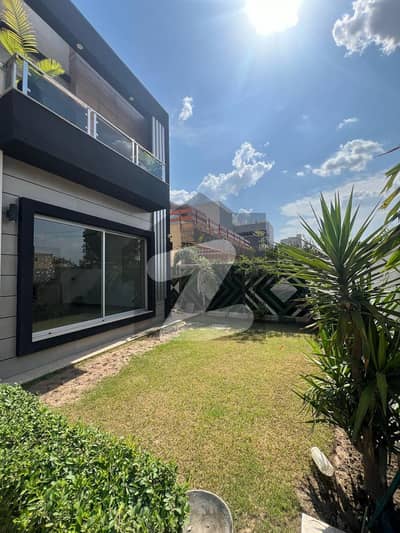 1 Kanal Slightly Used House In DHA Phase 8 Ex Air Avenue Is Available For Sale 1 Kanal Slightly Used House In DHA Phase 8 Ex Air Avenue Is Available For Sale