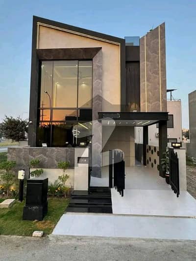 5 MARLA BRAND NEW ULTRA MODERN HOUSE FOR SALE NEAR TO PARK