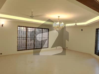 ڈی ایچ اے فیز 8 ڈی ایچ اے ڈیفینس,کراچی میں 4 کمروں کا 1 کنال مکان 6.0 لاکھ میں کرایہ پر دستیاب ہے۔ ڈی ایچ اے فیز 8 ڈی ایچ اے ڈیفینس,کراچی میں 4 کمروں کا 1 کنال مکان 6.0 لاکھ میں کرایہ پر دستیاب ہے۔