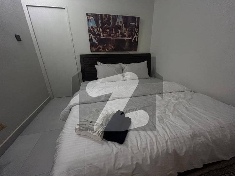 Paying Guest Room DHA phase 6 near seaview