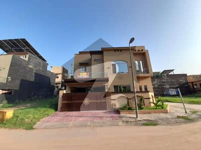 بحریہ ٹاؤن فیز 8 بحریہ ٹاؤن راولپنڈی,راولپنڈی میں 6 کمروں کا 8 مرلہ مکان 3.6 کروڑ میں برائے فروخت۔ بحریہ ٹاؤن فیز 8 بحریہ ٹاؤن راولپنڈی,راولپنڈی میں 6 کمروں کا 8 مرلہ مکان 3.6 کروڑ میں برائے فروخت۔