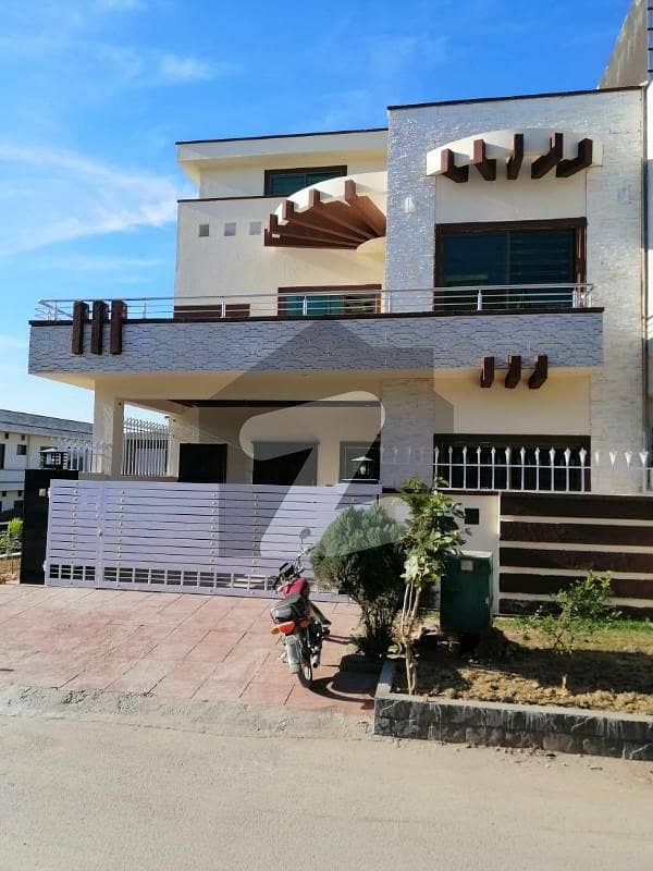 30x60 Ground Portion For Rent In G13