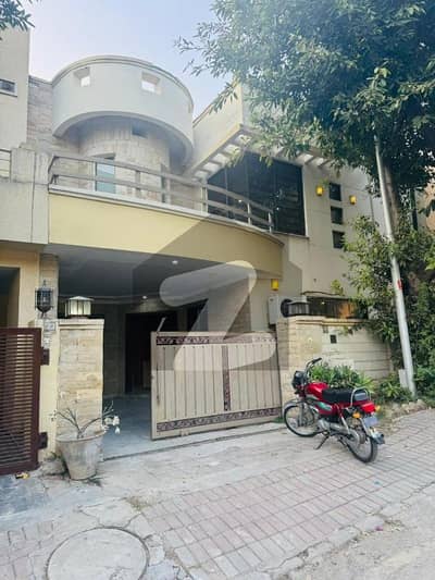 UMAR Block 7M Double Story Single Unit Main Boulevard Bilal Habshi Road With Gass Walking Distance to Umar Mosque and Commercial Available For Rent at Bahria Town Phase 8 Rawalpindi Islamabad