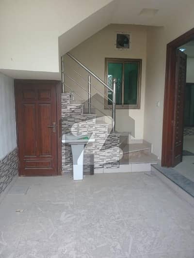 النور گارڈن فیصل آباد میں 3 کمروں کا 3 مرلہ مکان 1.2 کروڑ میں برائے فروخت۔