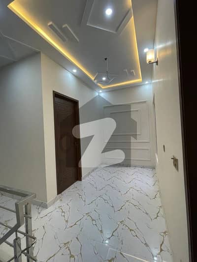 پاک عرب ہاؤسنگ سوسائٹی فیز 1 پاک عرب ہاؤسنگ سوسائٹی,لاہور میں 3 کمروں کا 3 مرلہ عمارت 58.0 ہزار میں کرایہ پر دستیاب ہے۔