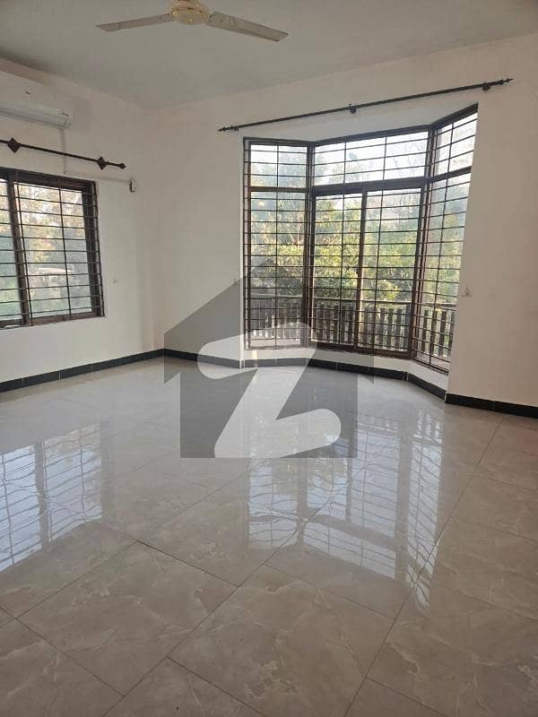 ایف ۔ 7 اسلام آباد میں 3 کمروں کا 1 کنال بالائی پورشن 2.75 لاکھ میں کرایہ پر دستیاب ہے۔ ایف ۔ 7 اسلام آباد میں 3 کمروں کا 1 کنال بالائی پورشن 2.75 لاکھ میں کرایہ پر دستیاب ہے۔