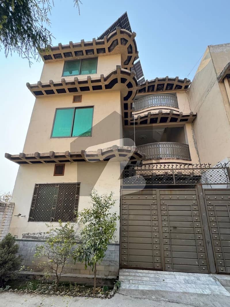 ورسک روڈ پشاور میں 6 کمروں کا 6 مرلہ مکان 1.7 کروڑ میں برائے فروخت۔