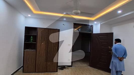 ای ۔ 11 اسلام آباد میں 1 کمرے کا 2 مرلہ فلیٹ 40.0 لاکھ میں برائے فروخت۔