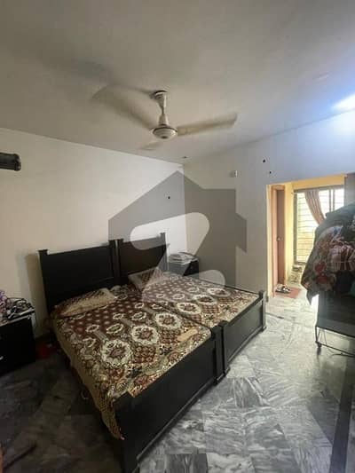 پنجاب سمال انڈسٹریز کالونی لاہور میں 2 کمروں کا 14 مرلہ بالائی پورشن 67.0 ہزار میں کرایہ پر دستیاب ہے۔