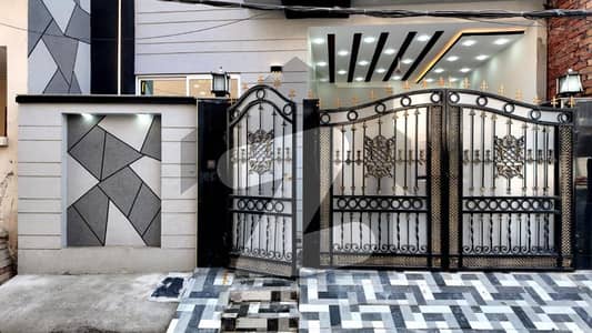 کیولری ایکسٹینشن لاہور میں 4 کمروں کا 5 مرلہ مکان 3.1 کروڑ میں برائے فروخت۔