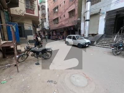 اَپر غزری غِزری,کراچی میں 3 کمروں کا 5 مرلہ فلیٹ 1.15 کروڑ میں برائے فروخت۔