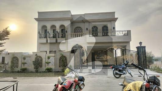 Prime Location House Sized 20 Marla Is Available For sale In DHA Phase 1 - Sector M