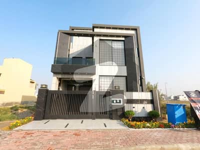 بحریہ ٹاؤن - جناح ایکسٹینشن بلاک بحریہ ٹاؤن سیکٹر ای,بحریہ ٹاؤن,لاہور میں 3 کمروں کا 5 مرلہ مکان 2.6 کروڑ میں برائے فروخت۔