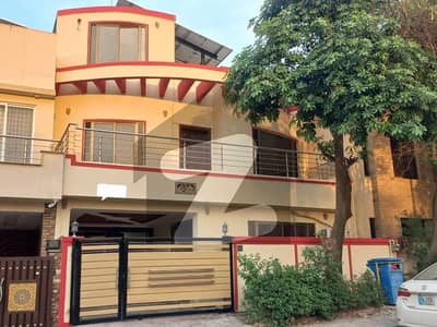 بحریہ ٹاؤن فیز 8 ۔ عمر بلاک بحریہ ٹاؤن فیز 8 ۔ سفاری ویلی,بحریہ ٹاؤن فیز 8,بحریہ ٹاؤن راولپنڈی,راولپنڈی میں 4 کمروں کا 7 مرلہ مکان 2.35 کروڑ میں برائے فروخت۔ بحریہ ٹاؤن فیز 8 ۔ عمر بلاک بحریہ ٹاؤن فیز 8 ۔ سفاری ویلی,بحریہ ٹاؤن فیز 8,بحریہ ٹاؤن راولپنڈی,راولپنڈی میں 4 کمروں کا 7 مرلہ مکان 2.35 کروڑ میں برائے فروخت۔