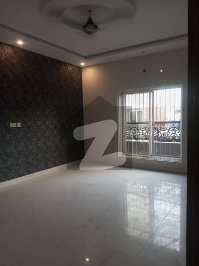 Big double store House available for rent in Madina colony ranger road
