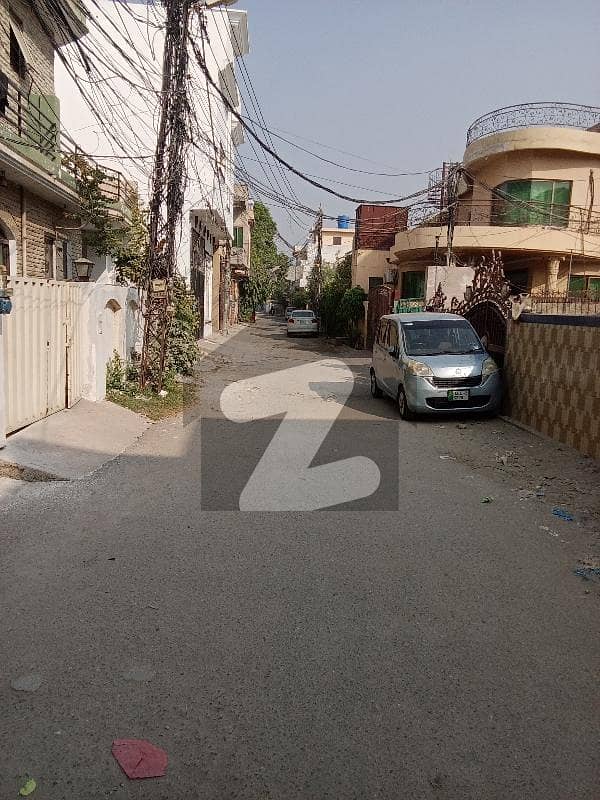 Upper portion for rent