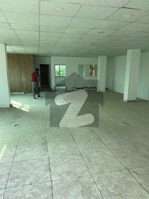 بلیو ایریا اسلام آباد میں 7 مرلہ دفتر 3.5 لاکھ میں کرایہ پر دستیاب ہے۔