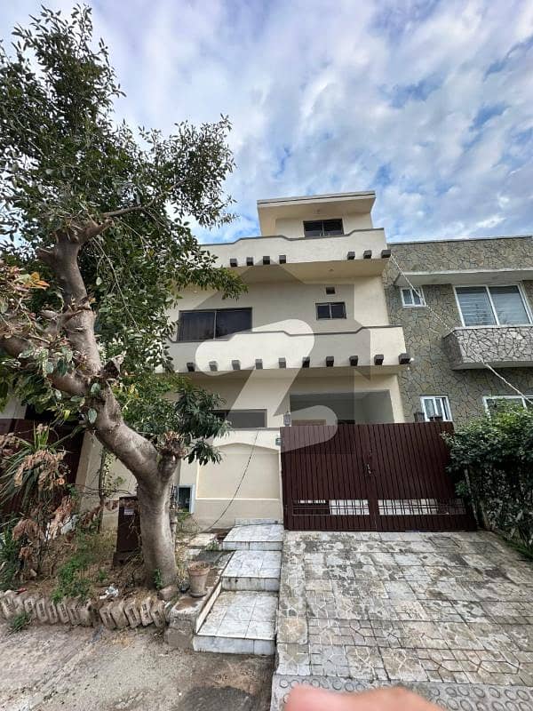 4 Marla Triple Storey House For Sale 4 Marla Triple Storey House For Sale