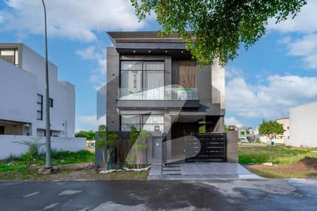 ڈی ایچ اے 9 ٹاؤن ۔ بلاک اے ڈی ایچ اے 9 ٹاؤن,ڈیفنس (ڈی ایچ اے),لاہور میں 3 کمروں کا 5 مرلہ مکان 90.0 ہزار میں کرایہ پر دستیاب ہے۔ ڈی ایچ اے 9 ٹاؤن ۔ بلاک اے ڈی ایچ اے 9 ٹاؤن,ڈیفنس (ڈی ایچ اے),لاہور میں 3 کمروں کا 5 مرلہ مکان 90.0 ہزار میں کرایہ پر دستیاب ہے۔