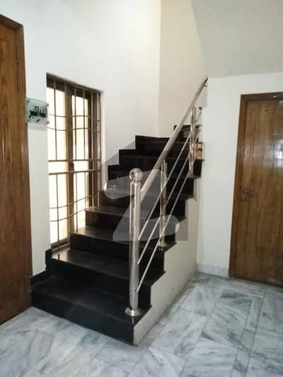 ڈی ایچ اے فیز 4 - بلاک ڈبل ایچ فیز 4,ڈیفنس (ڈی ایچ اے),لاہور میں 2 کمروں کا 5 مرلہ بالائی پورشن 80.0 ہزار میں کرایہ پر دستیاب ہے۔