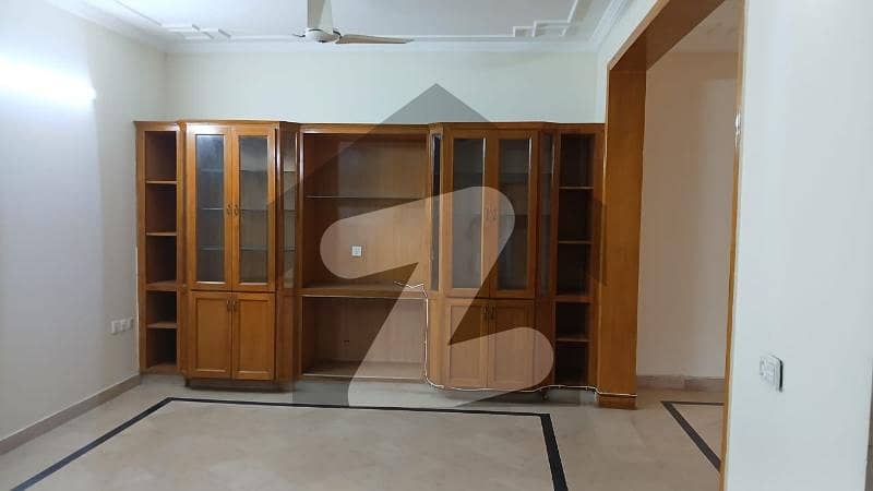 ای ۔ 11 اسلام آباد میں 2 کمروں کا 10 مرلہ زیریں پورشن 90.0 ہزار میں کرایہ پر دستیاب ہے۔