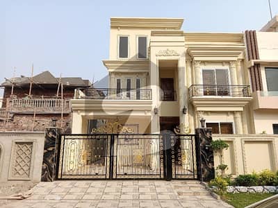 Prime Location House Of 10 Marla Is Available In Contemporary Neighborhood Of Citi Housing Society