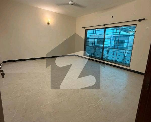 Prime Location House Spread Over 250 Square Yards In Hill Park Available Prime Location House Spread Over 250 Square Yards In Hill Park Available