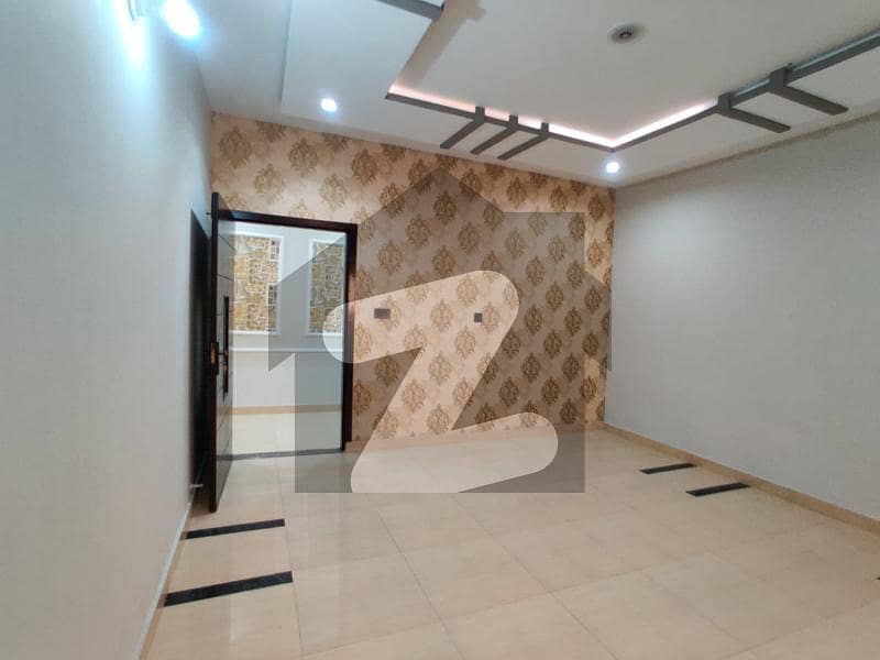 نواب ٹاؤن لاہور میں 4 کمروں کا 7 مرلہ مکان 1.05 لاکھ میں کرایہ پر دستیاب ہے۔ نواب ٹاؤن لاہور میں 4 کمروں کا 7 مرلہ مکان 1.05 لاکھ میں کرایہ پر دستیاب ہے۔