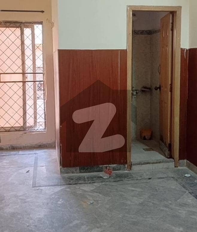 Get This Amazing 5 Marla Flat Available In Canal Park