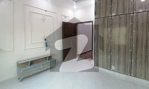 3 Marla Flat For Rent In Gulberg