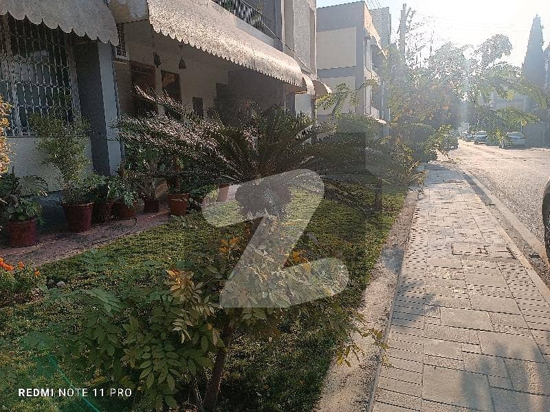 عسکری 3 راولپنڈی میں 3 کمروں کا 10 مرلہ فلیٹ 3.1 کروڑ میں برائے فروخت۔